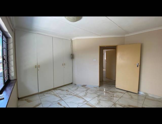 3 BEDROOM FLAT TO LET IN GLENWOOD